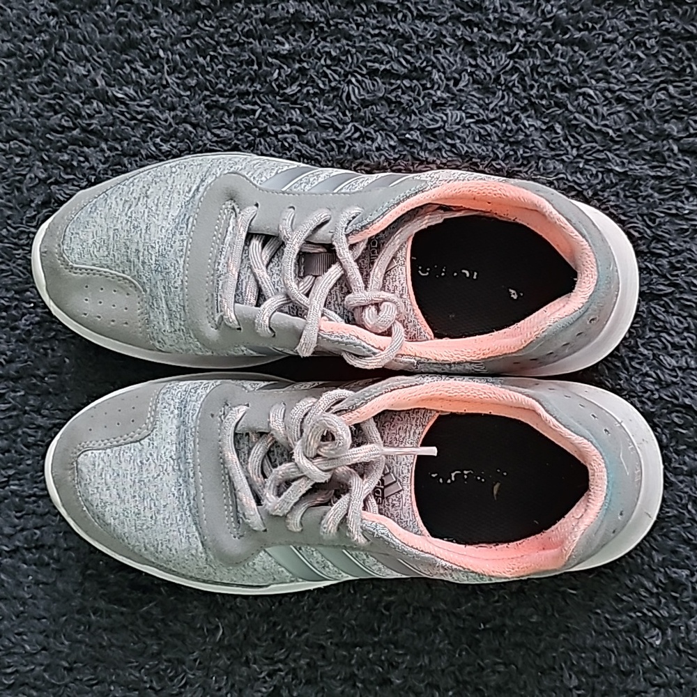 Adidas womens size 10